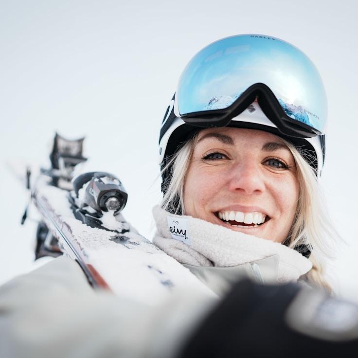 A client relations director discussing corporate gifting strategy with business clients